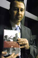 avaglianoconlibro.jpg (244096 byte)